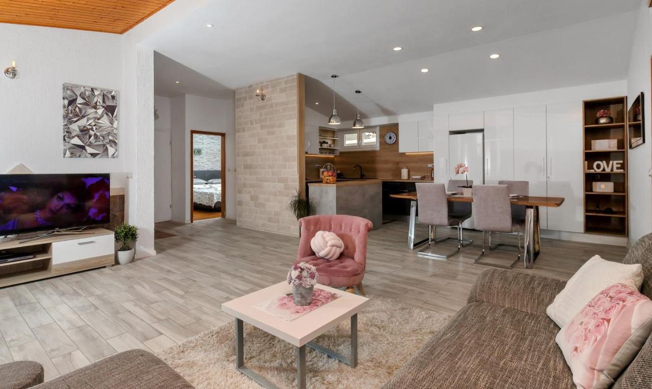 Apartments Rose บาชกาโวดา ภายนอก รูปภาพ
